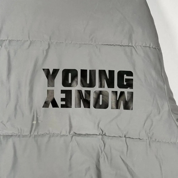 AE X YOUNG MONEY Silver Puffer Reflective Coat Medium - Picture 8 of 10